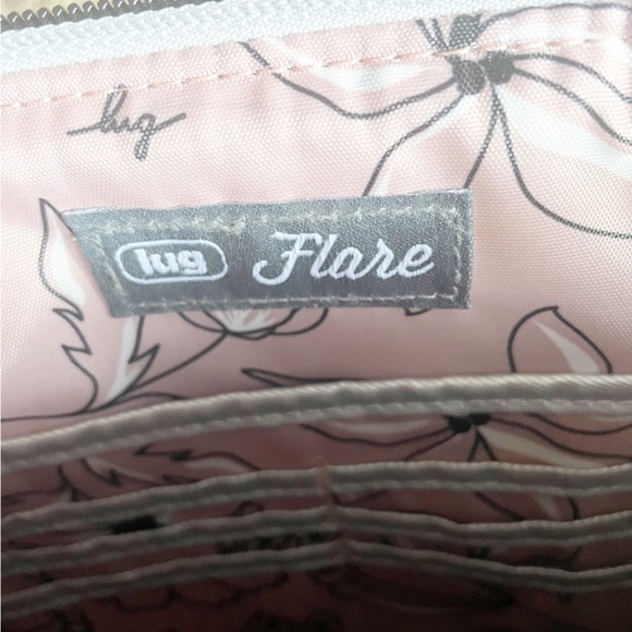 Lug Flare 2 Crossbody Bag Metallic Silver Floral Strap - Picture 6 of 8